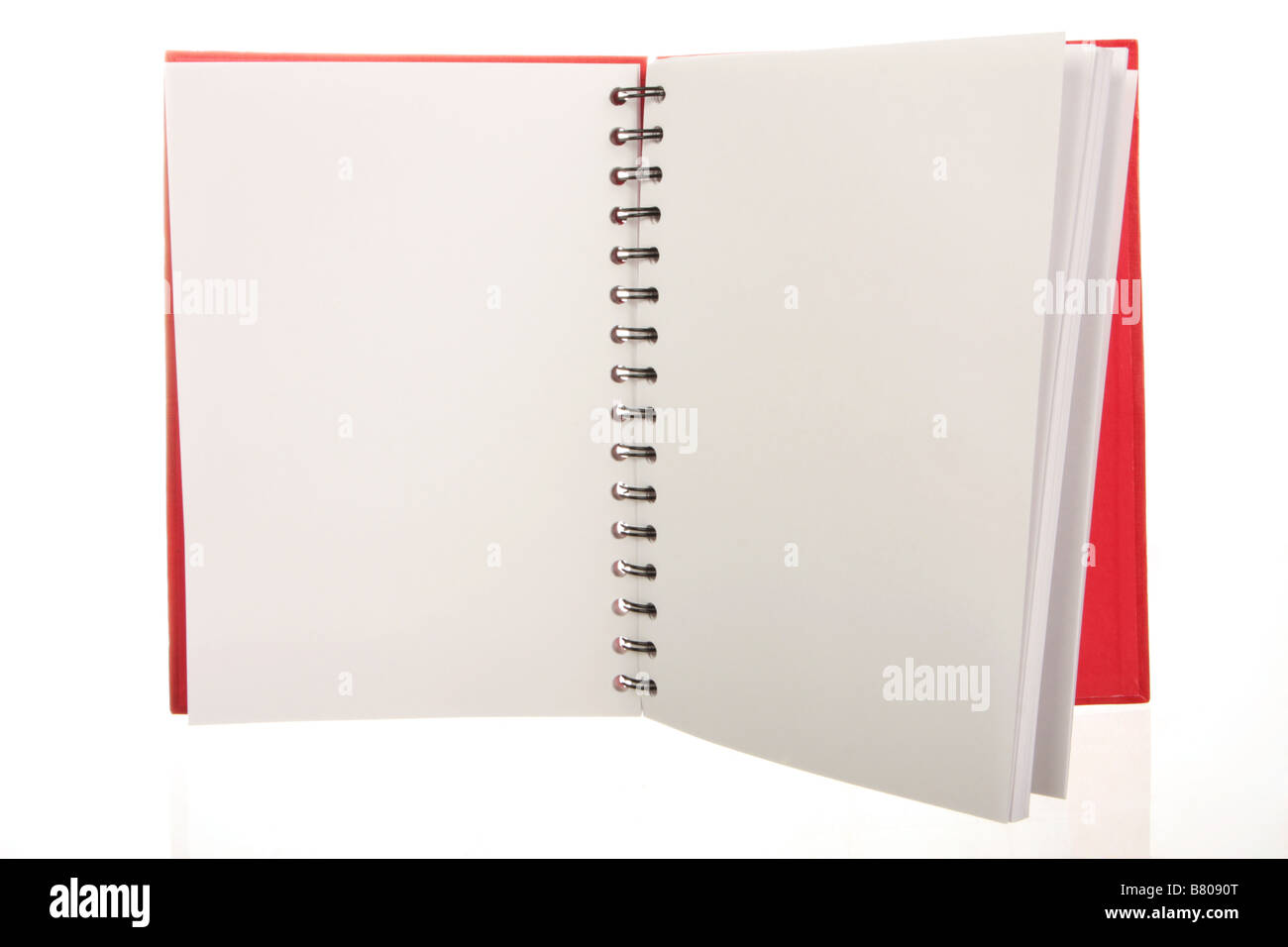 Aprire il notebook isolato su bianco con pagine vuote Foto Stock