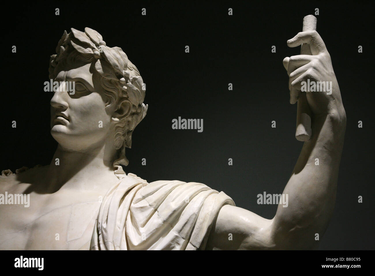 Statua in marmo dell'imperatore romano Augusto da Ercolano nel Museo Archeologico Nazionale di Napoli, Italia. Foto Stock