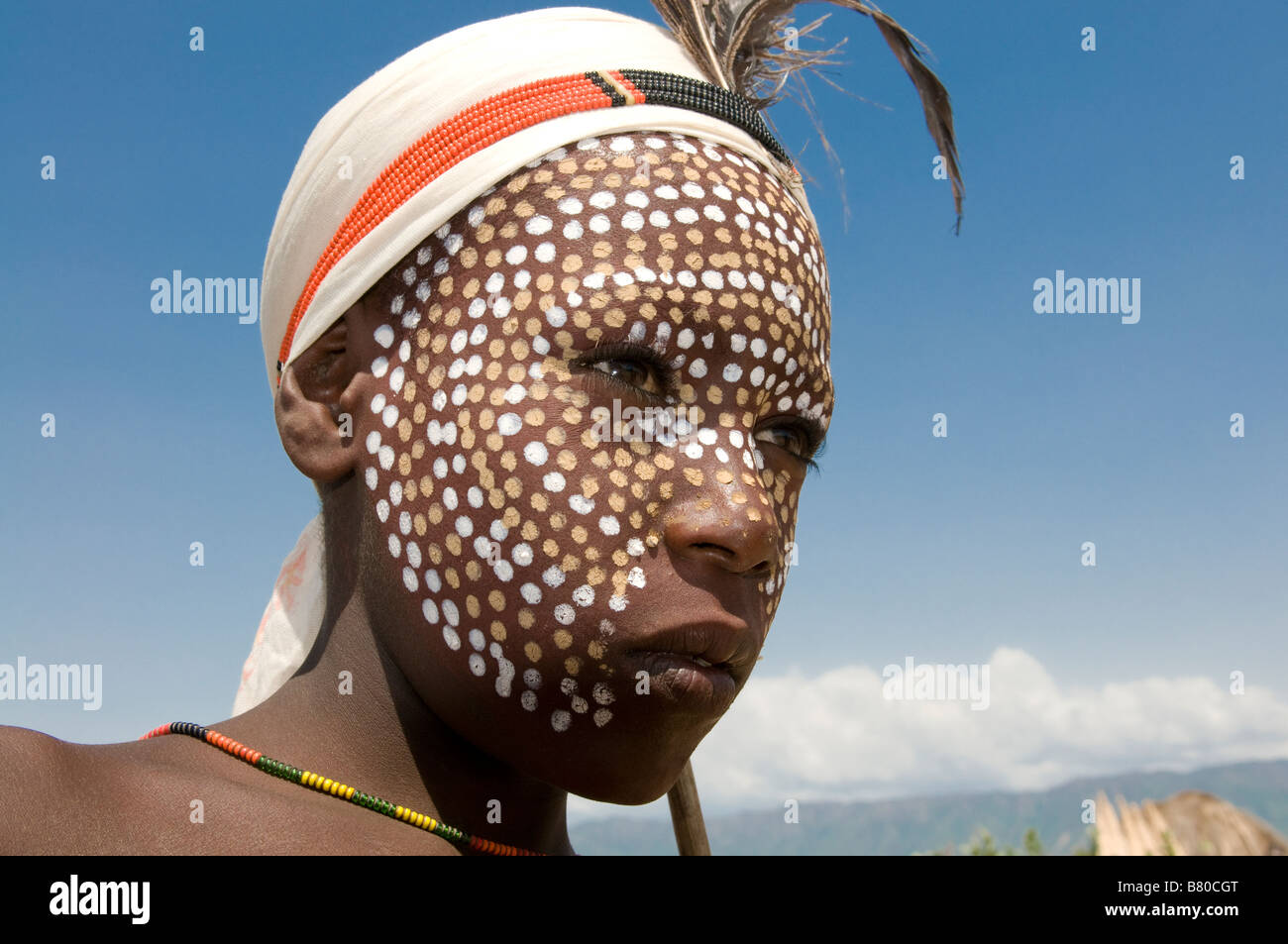Tribal giovane ragazzo dalle tribù dell'Arbore Omovalley Etiopia Africa Foto Stock