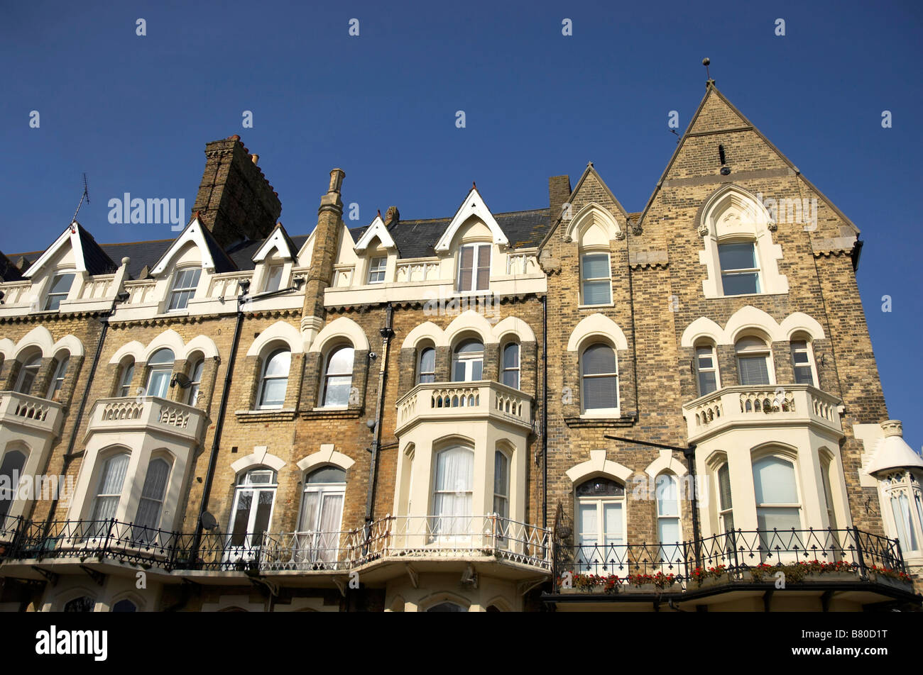 Una fila di case cittadine Vittoriane in Inghilterra Foto Stock