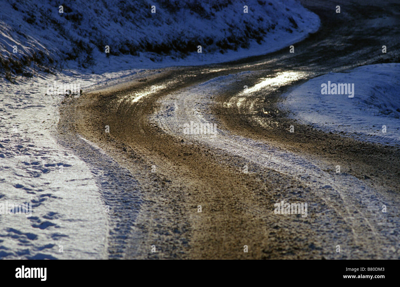 Svuotare strada in inverno Foto Stock