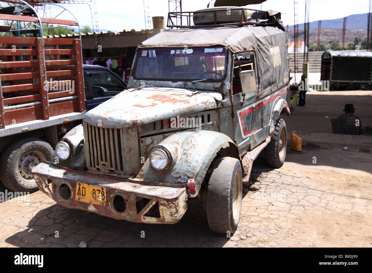 Molto vecchia vettura russa. Sutamarchan, Boyacá, Colombia, Sud America Foto Stock