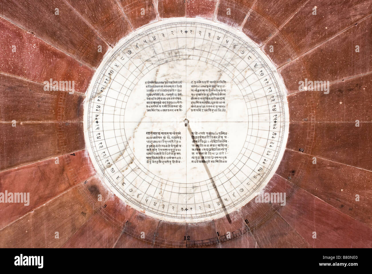 Meridiana a Jantar Mantar osservatorio costruito nel 1728, Jaipur, Rajasthan, India Foto Stock