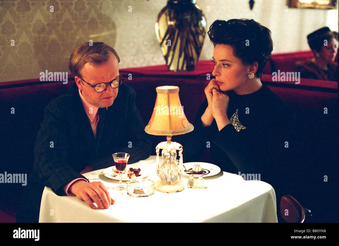 Scandaleusement célèbre Infamous Anno: 2006 USA Toby Jones, Isabella Rosselini Direttore: Douglas McGrath Foto Stock