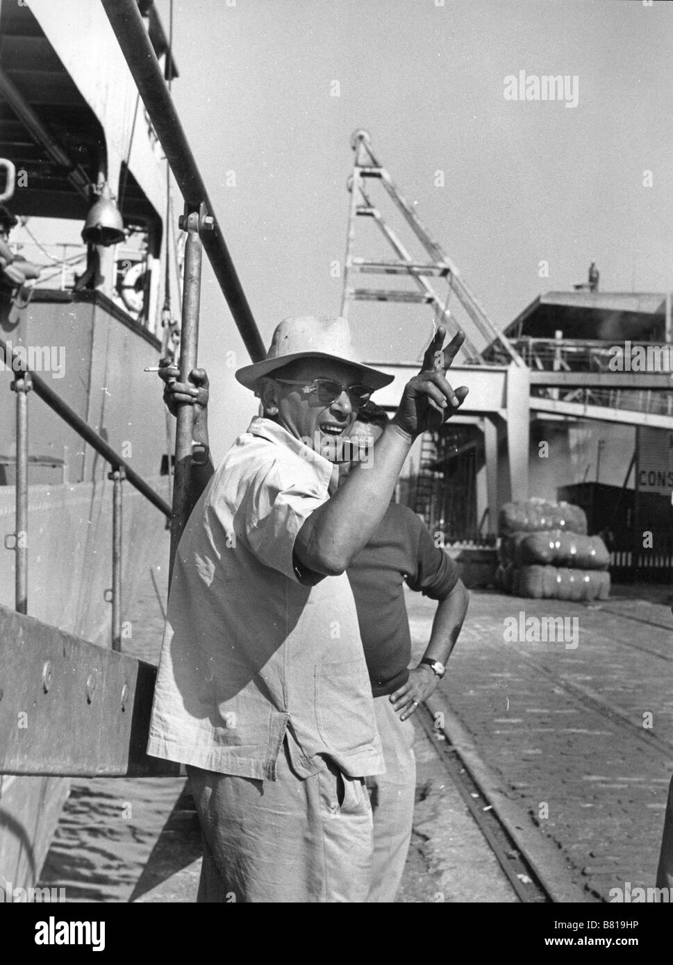 Ladislao Vajda Ladislao Vajda Ladislao Vajda tournage sul set du film Marcellino dolore et vin, Marcelino pan y vino Anno: 1955 - Spagna / Italia Direttore: Ladislao Vajda Foto Stock