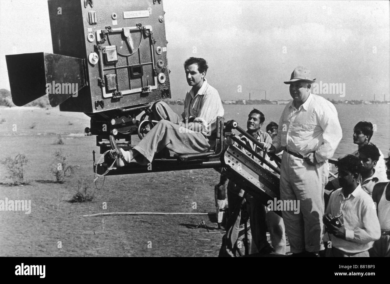 Jean Renoir sul set il fiume Anno: 1951 - India / USA Direttore : Jean  Renoir Foto stock - Alamy