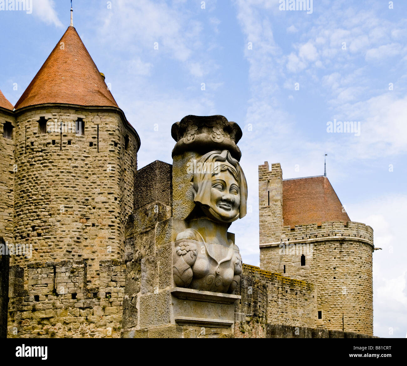 Statua di porta Narbonense a Carcassonne nel Languedoc Roussillon regione del sud-ovest della Francia. Foto Stock