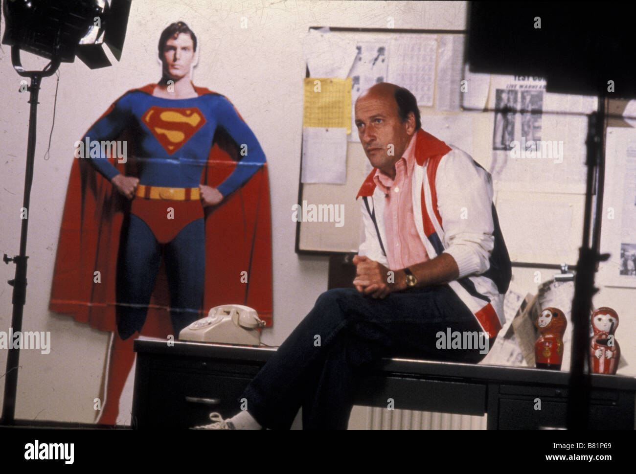 Richard Lester Richard Lester Richard Lester sul set di/ tournage Superman 2 Anno: 1980 USA Direttore: Richard Lester Foto Stock