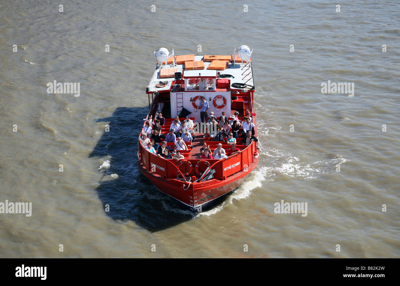 Un turista barca fluviale da crociera sul fiume Tamigi Londra Foto Stock