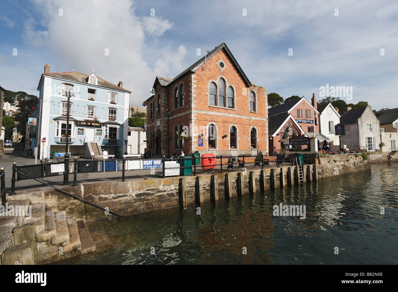 Edifici a quay Fowey Cornwall Inghilterra Regno Unito Foto Stock