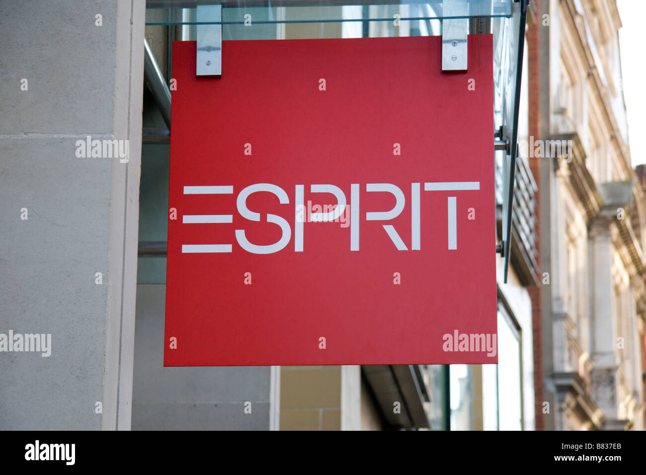 Il segno sopra l'ingresso principale per la Esprit negozio di abbigliamento in Covent Garden di Londra. Gen 2009 Foto Stock