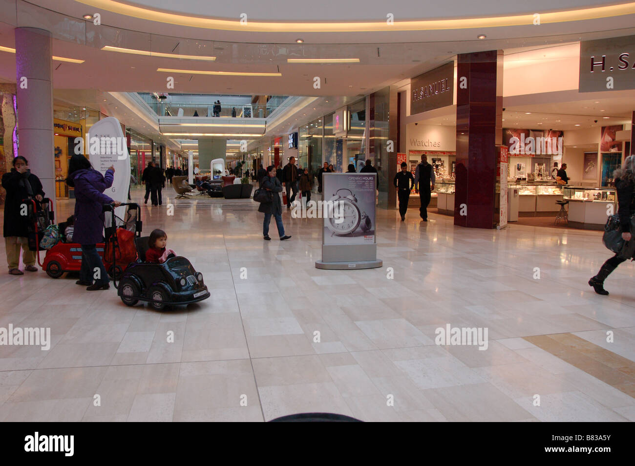 Westfield Shopping Centre di Londra, Inghilterra, Regno Unito Foto Stock