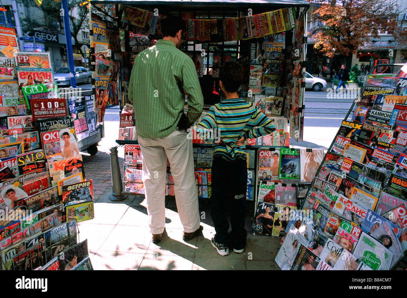 Edicola sul Boulevard Vitosha in Sofia Bulgaria Foto Stock