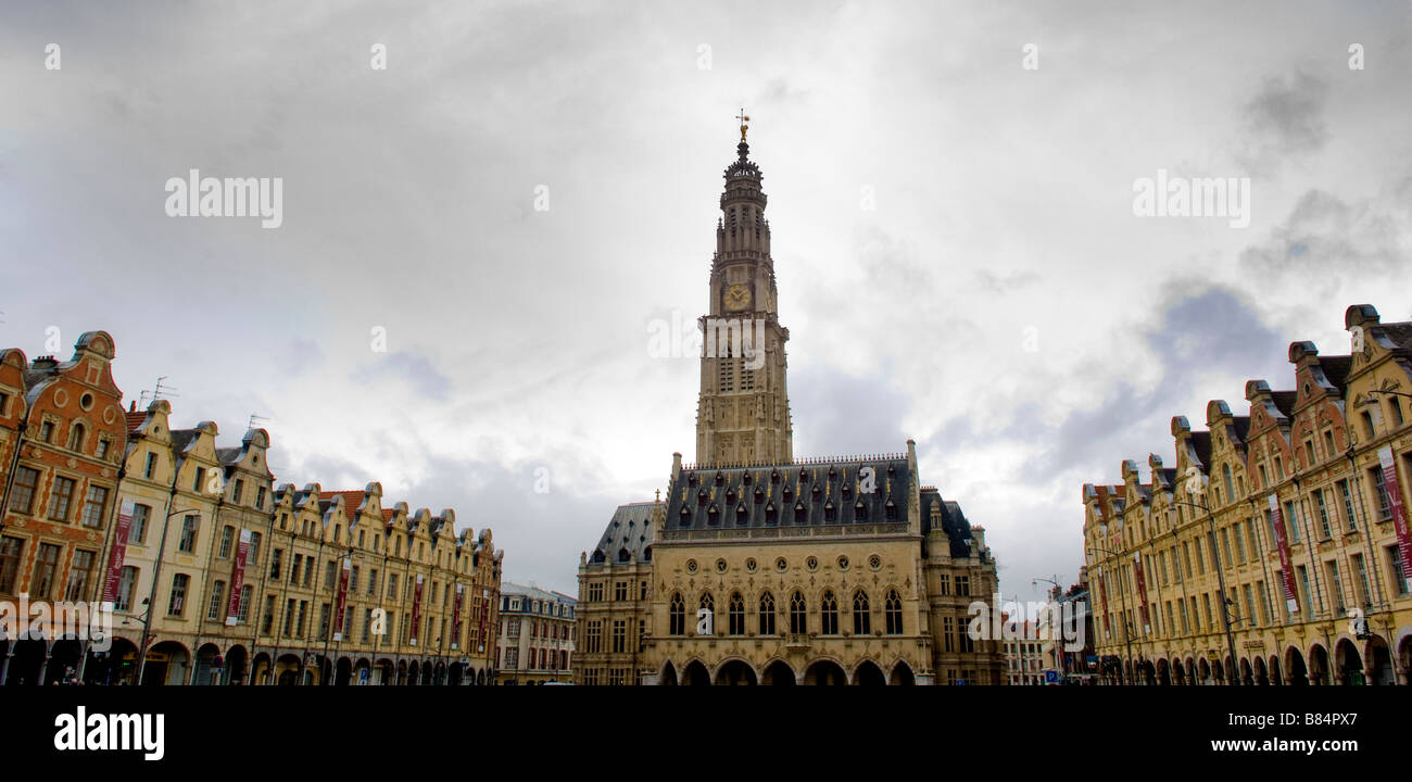 Piazza della città di Arras Francia settentrionale Foto Stock