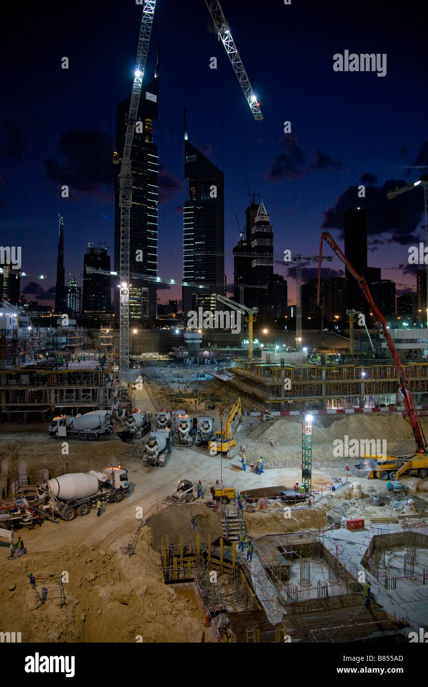 Sito in costruzione shaikh Zayed road dubai crepuscolo Foto Stock