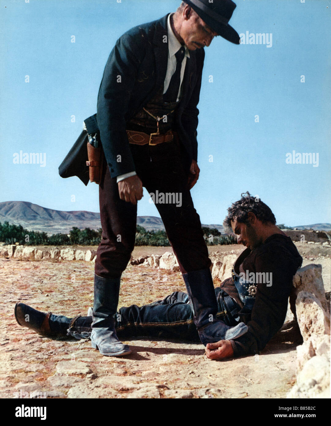 Per Qualche Dollaro In Piu Per Pochi Dollari In Piu All Anno 1965 Italia Spagna Germania Ovest Direttore Sergio Leone Lee Van Cleef Gian Maria Volonte Foto Stock Alamy