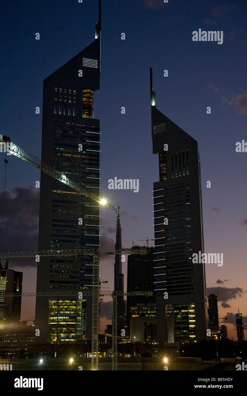 Sito in costruzione shaikh Zayed road dubai crepuscolo Foto Stock