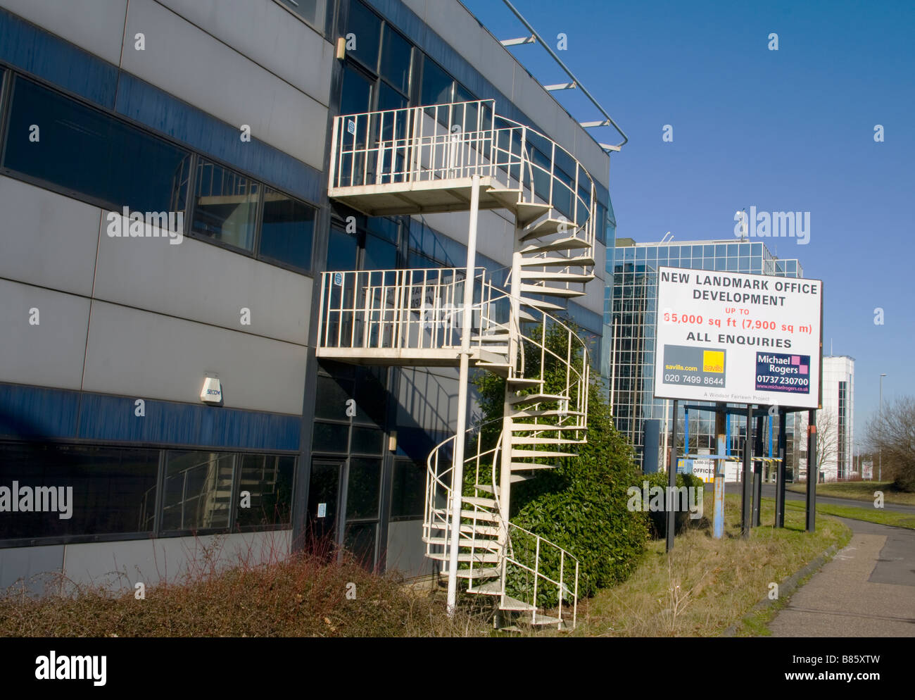 Vuoto ufficio vacante il blocco Edificio Uffici Regno Unito Foto Stock