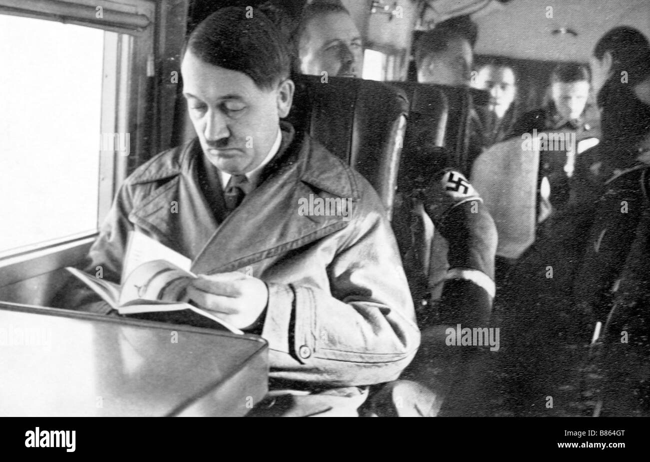 Hitler durante un viaggio attraverso la Germania (1934) Foto Stock