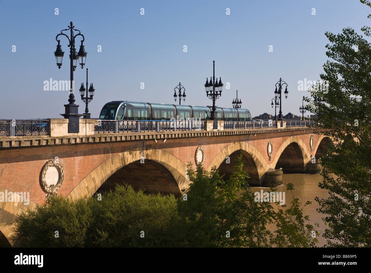 "Pont de Pierre', Bordeaux, Gironde, Francia Foto Stock