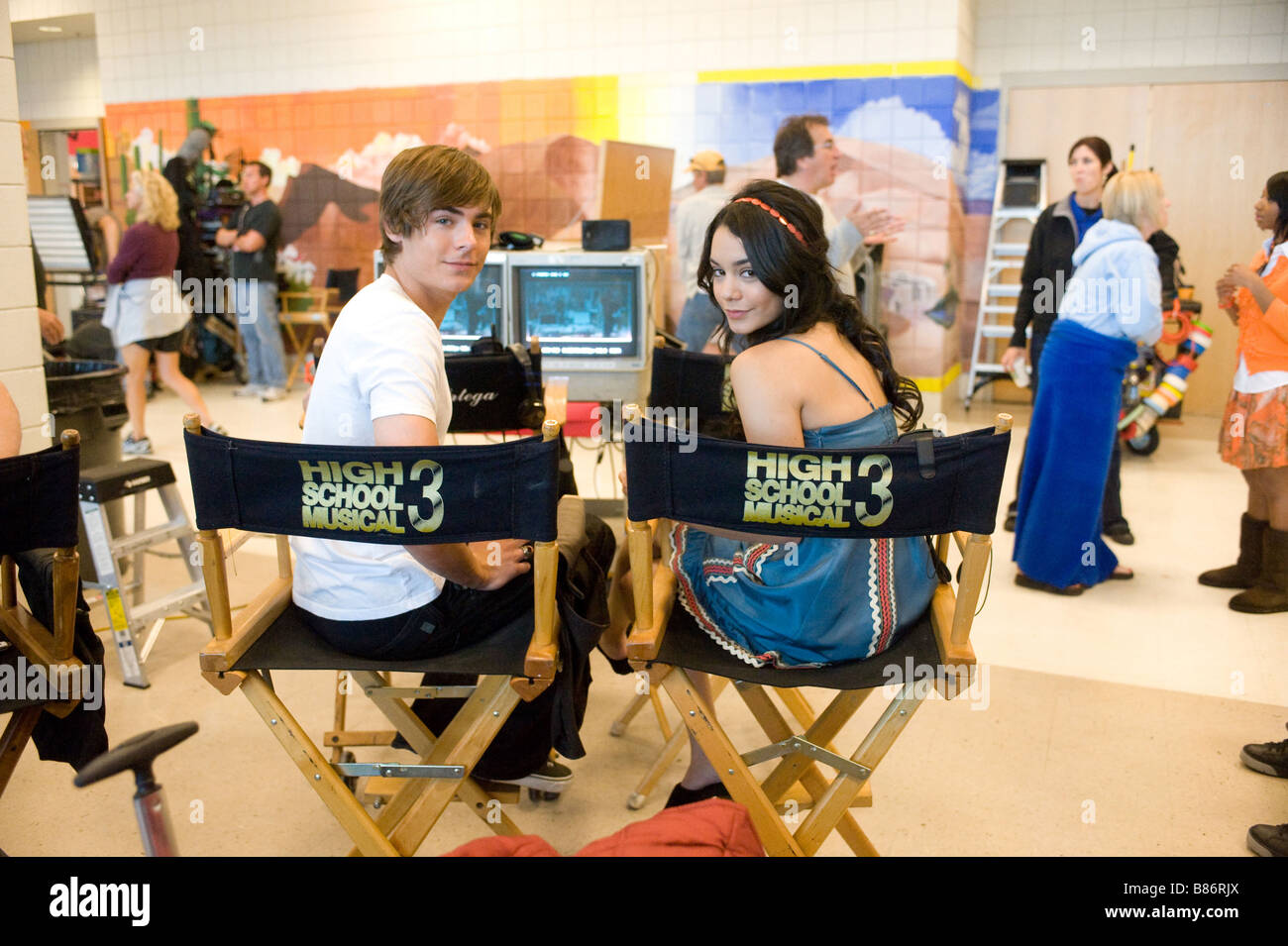 High School Musical 3 : nos anno s lycée tournage High School Musical 3: Senior Year 2008 - USA Zac Efron, Vanessa Anne Hudgens sur le tournage / sul set Direttore : Kenny Ortega Foto Stock