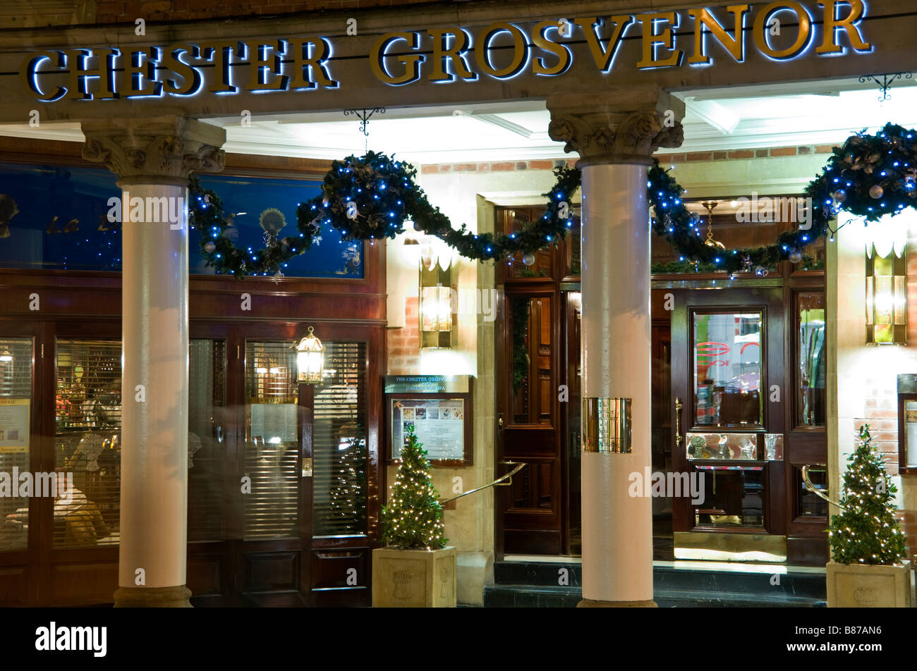 The Chester Grosvenor Hotel a Natale, Chester, Cheshire, Inghilterra, Regno Unito Foto Stock