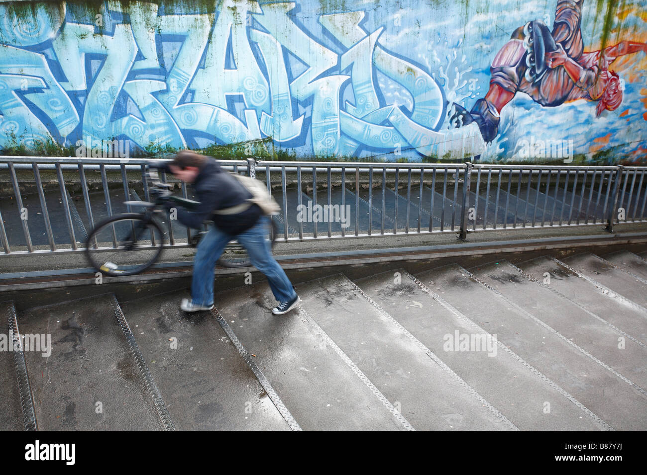 Metropolitana tunnel pedonale e di biciclette sottopassaggio, l'Aia, Paesi Bassi Foto Stock