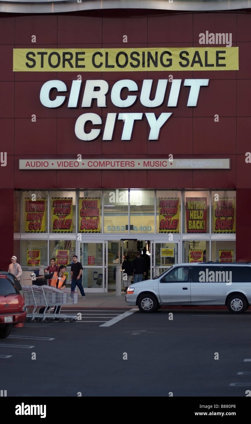 Uno dei 567 negozi che gli Stati Uniti secondo più grande rivenditore di elettronica circuito cittadino è la chiusura nel 2009. Foto Stock