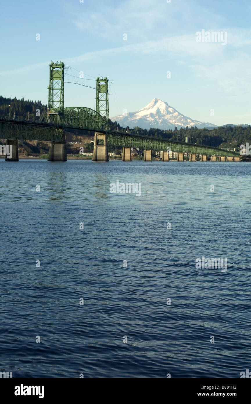 Mt cappa gamma a cascata di salmone bianca Washington Hood River Bridge Oregon Columbia River ponti a pedaggio Foto Stock