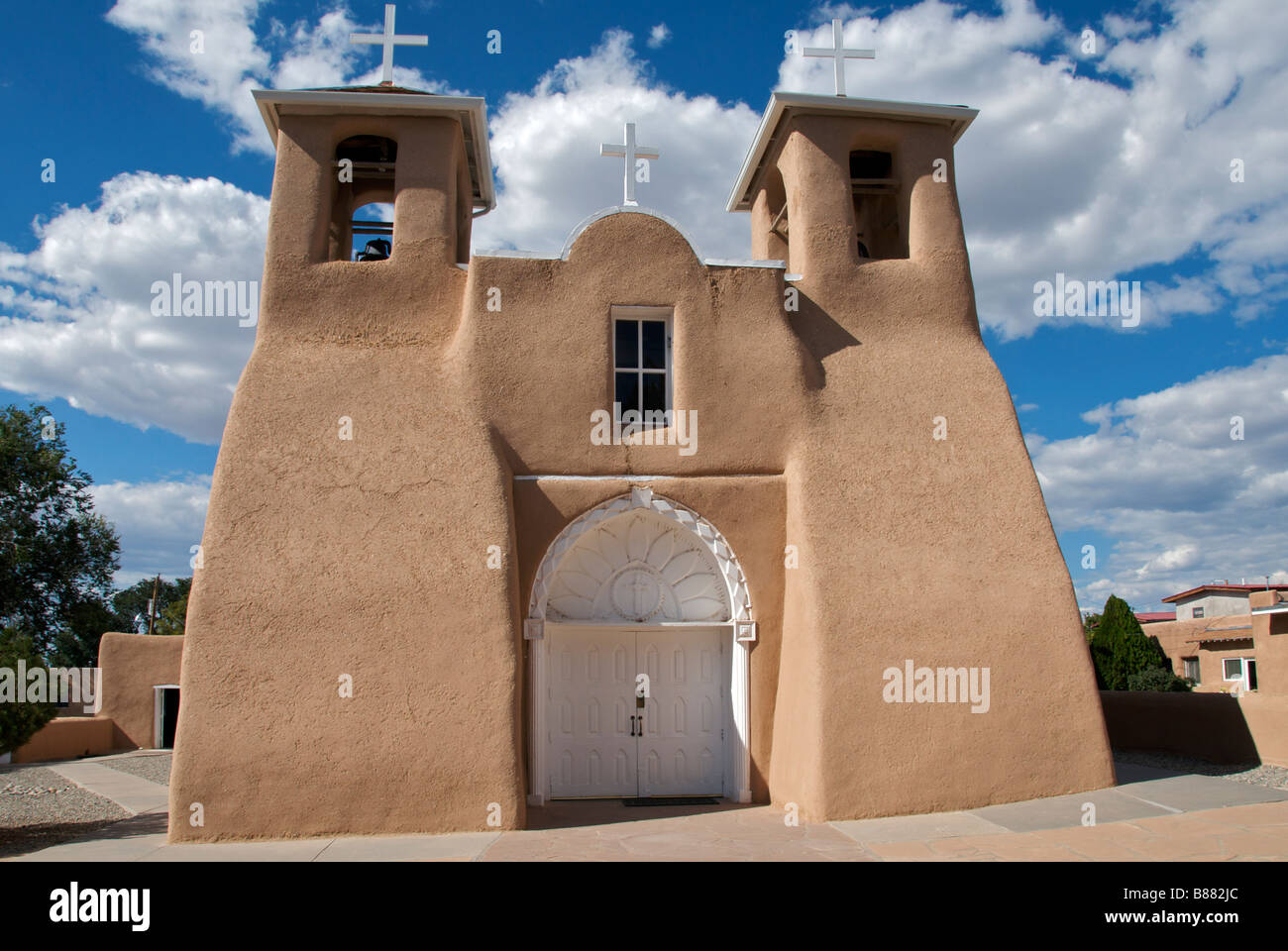 Facciata di San Francisco de Assis Chuuch Taos New Mexico USA Foto Stock