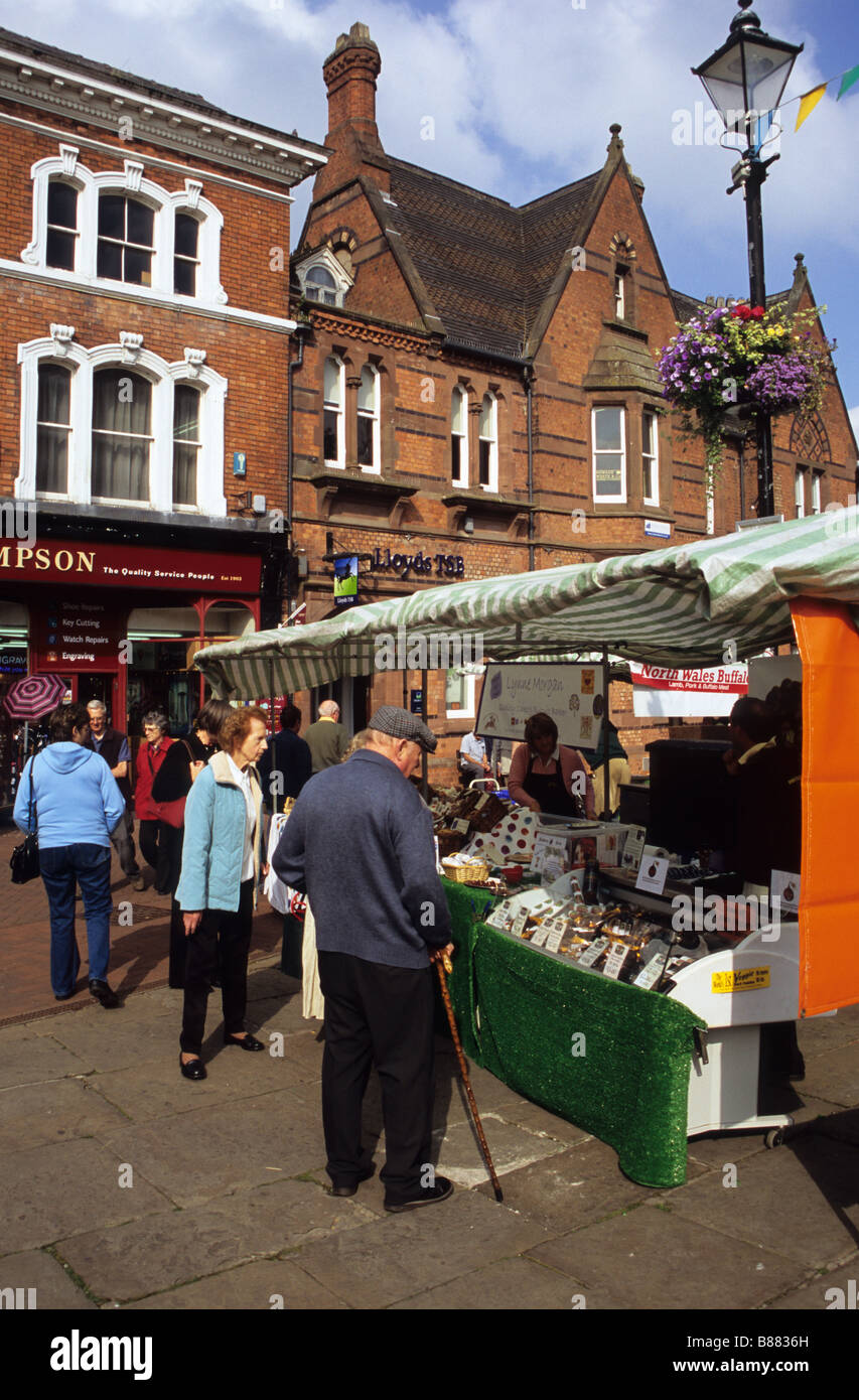 Stallo del mercato in Nantwich Cheshire Prodotti Locali Foto Stock