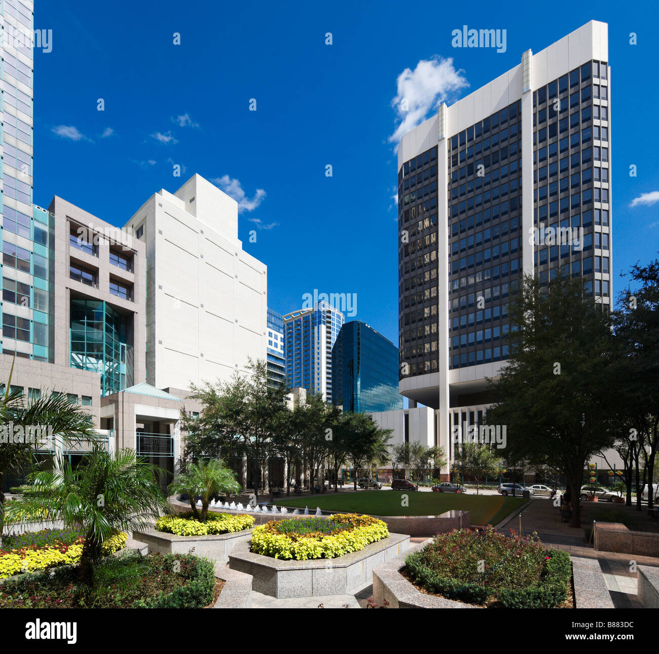 Lincoln Plaza appena fuori da Orange Avenue nel quartiere degli affari e il centro cittadino di Orlando, Florida, Stati Uniti d'America Foto Stock