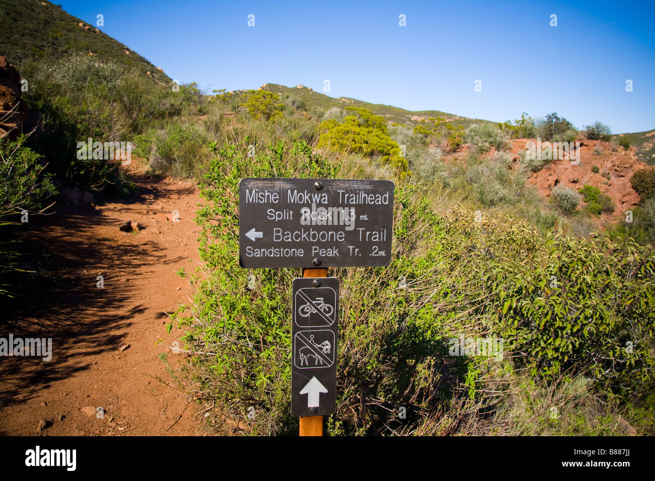 Segno per mishe mokwa e spina dorsale trail head Santa Monica montagne escursione Foto Stock