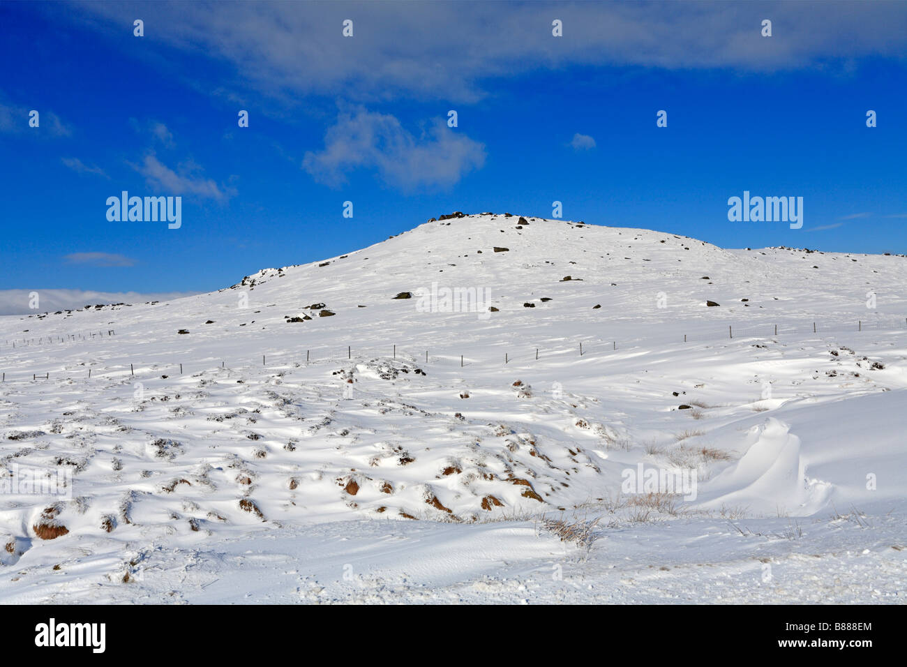 Inverno sul West Nab, Meltham Moor vicino a Wigan, Parco Nazionale di Peak District, Inghilterra, Regno Unito. Foto Stock