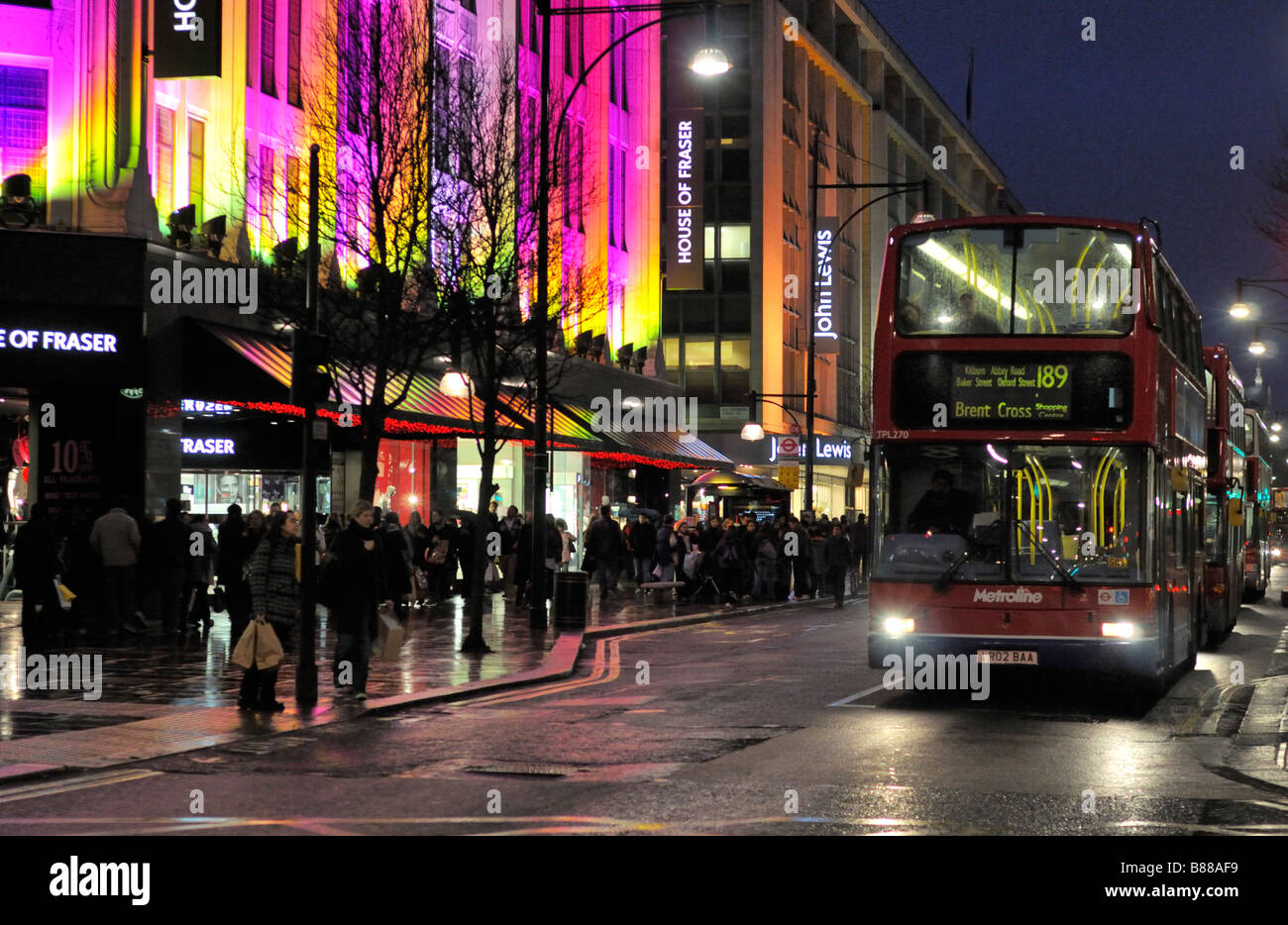 Double Decker bus in Oxford Street London Regno Unito Foto Stock