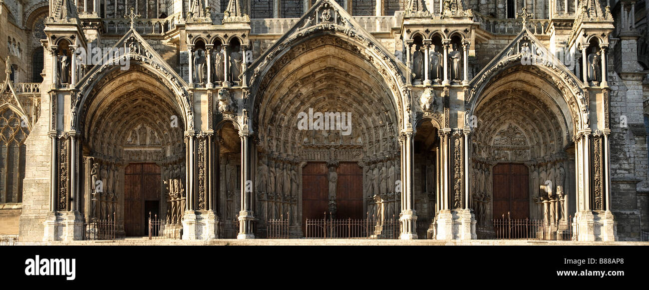 CHARTRES portale sud della cattedrale di Notre Dame Foto Stock