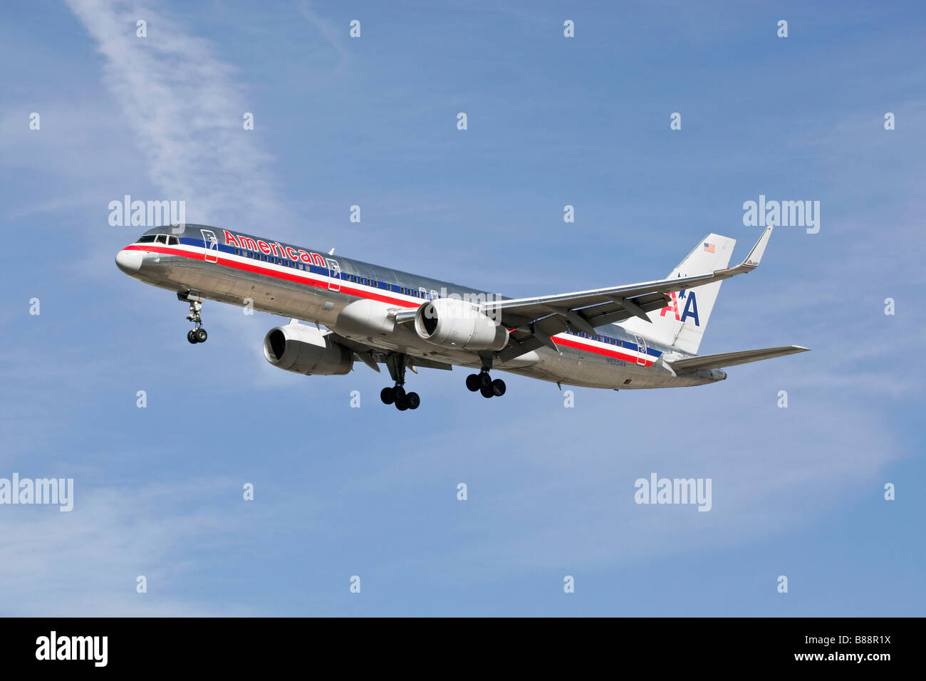 Un Boeing 757 della American Airlines su finali Foto Stock