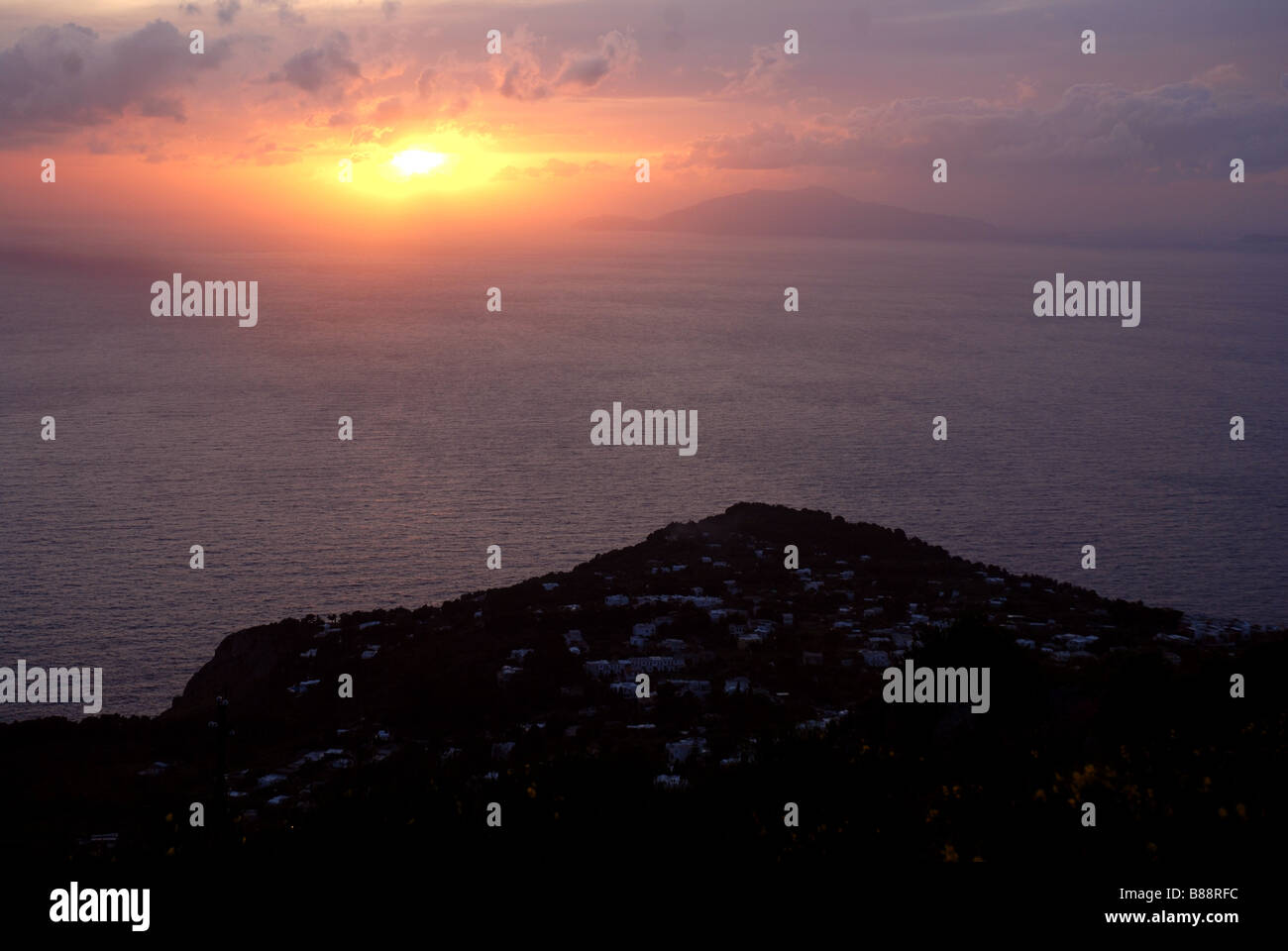 Tramonto a Capri golfo di Napoli mare Mediterraneo Italia Foto Stock