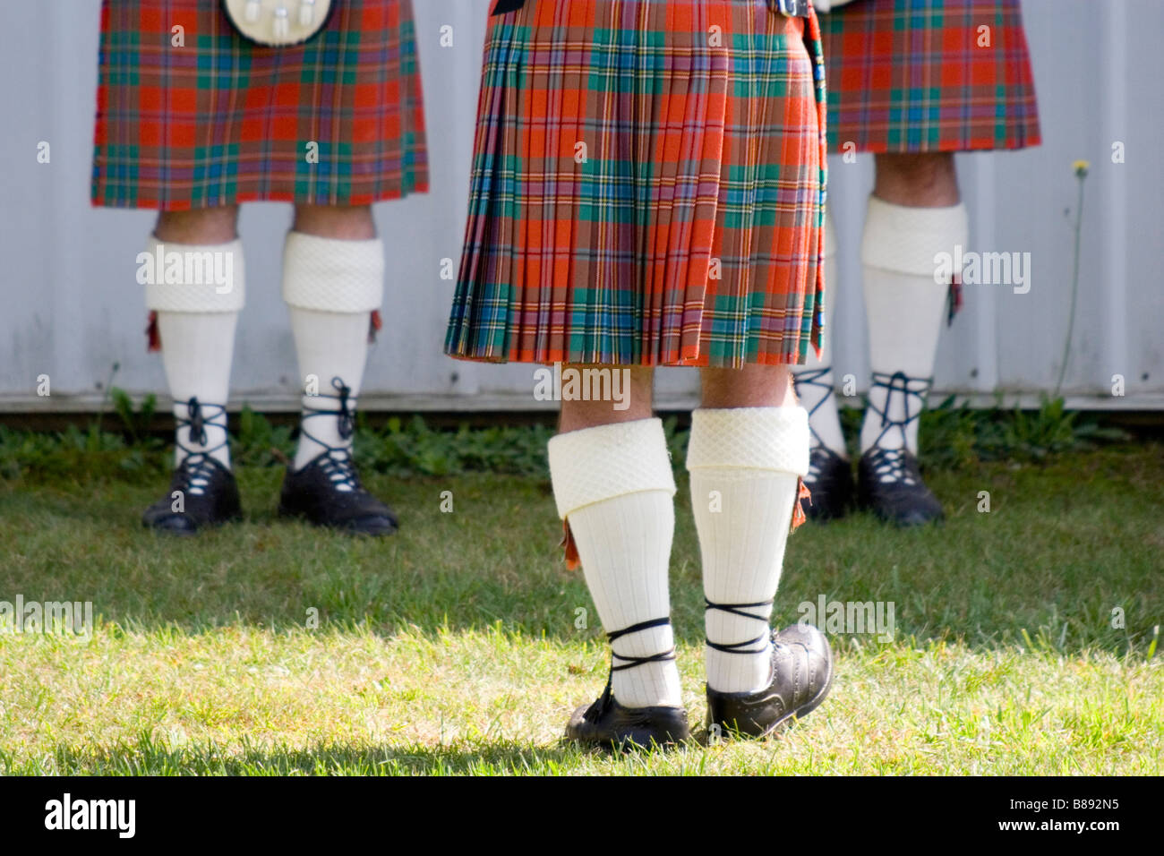 Calze Lana Uomo Tubo Lunghe Per Kilt Scozzese | Highland Wear Taglia Unica 6-11 UK