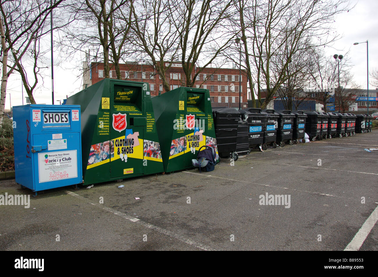 Tesco area di riciclaggio in Neasen, London, England, Regno Unito Foto Stock