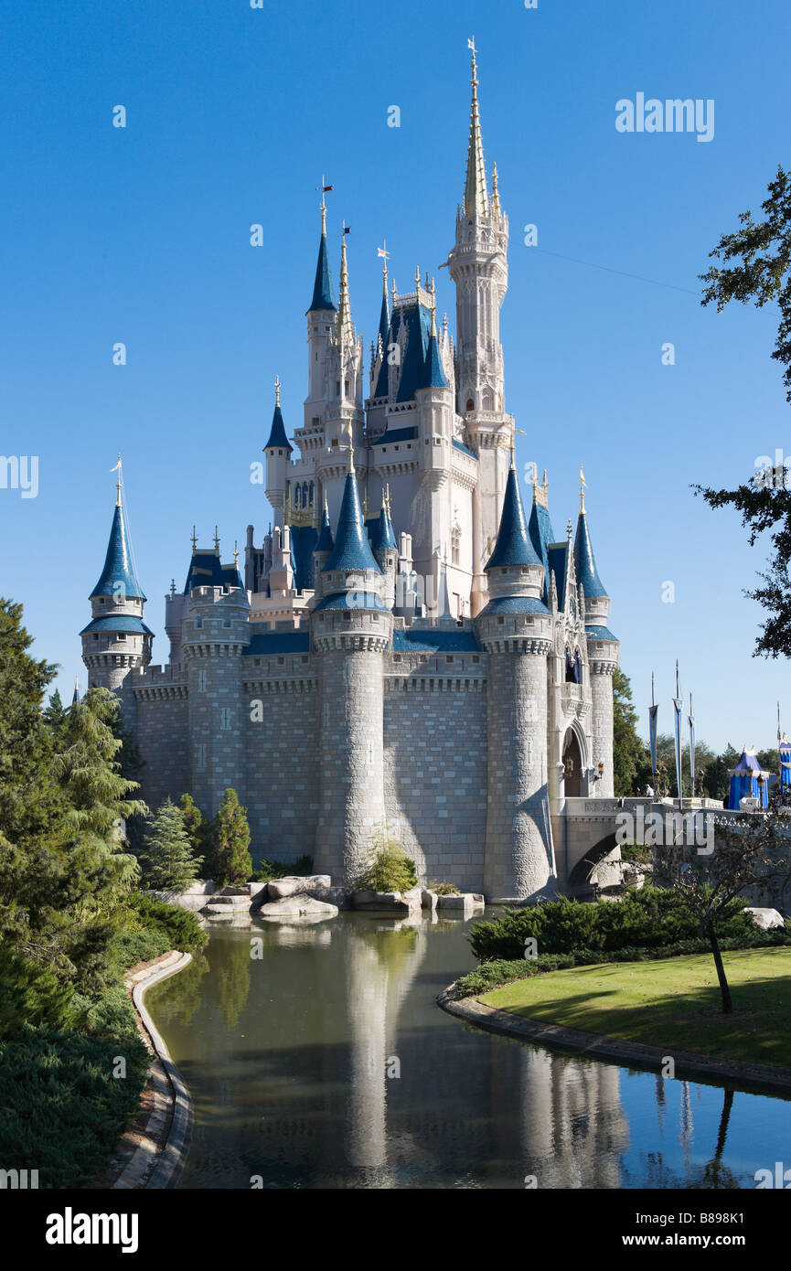 Il Castello di Cenerentola, Magic Kingdom, il Walt Disney World Resort, Lake Buena Vista Orlando, Florida, Stati Uniti d'America Foto Stock