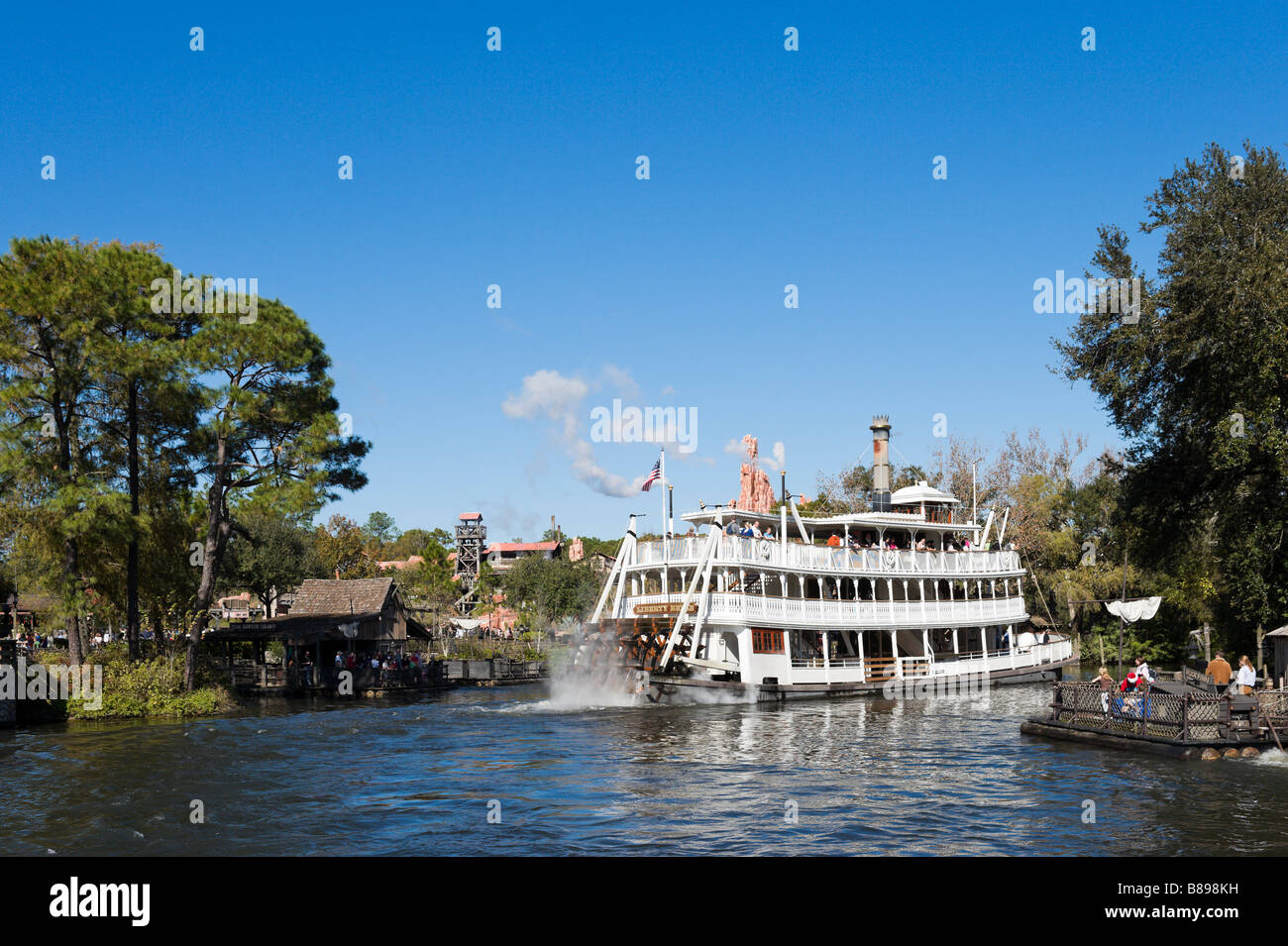 Liberty Square Riverboat in Frontierland, Magic Kingdom, il Walt Disney World Resort, Lake Buena Vista Orlando, Florida, Stati Uniti d'America Foto Stock