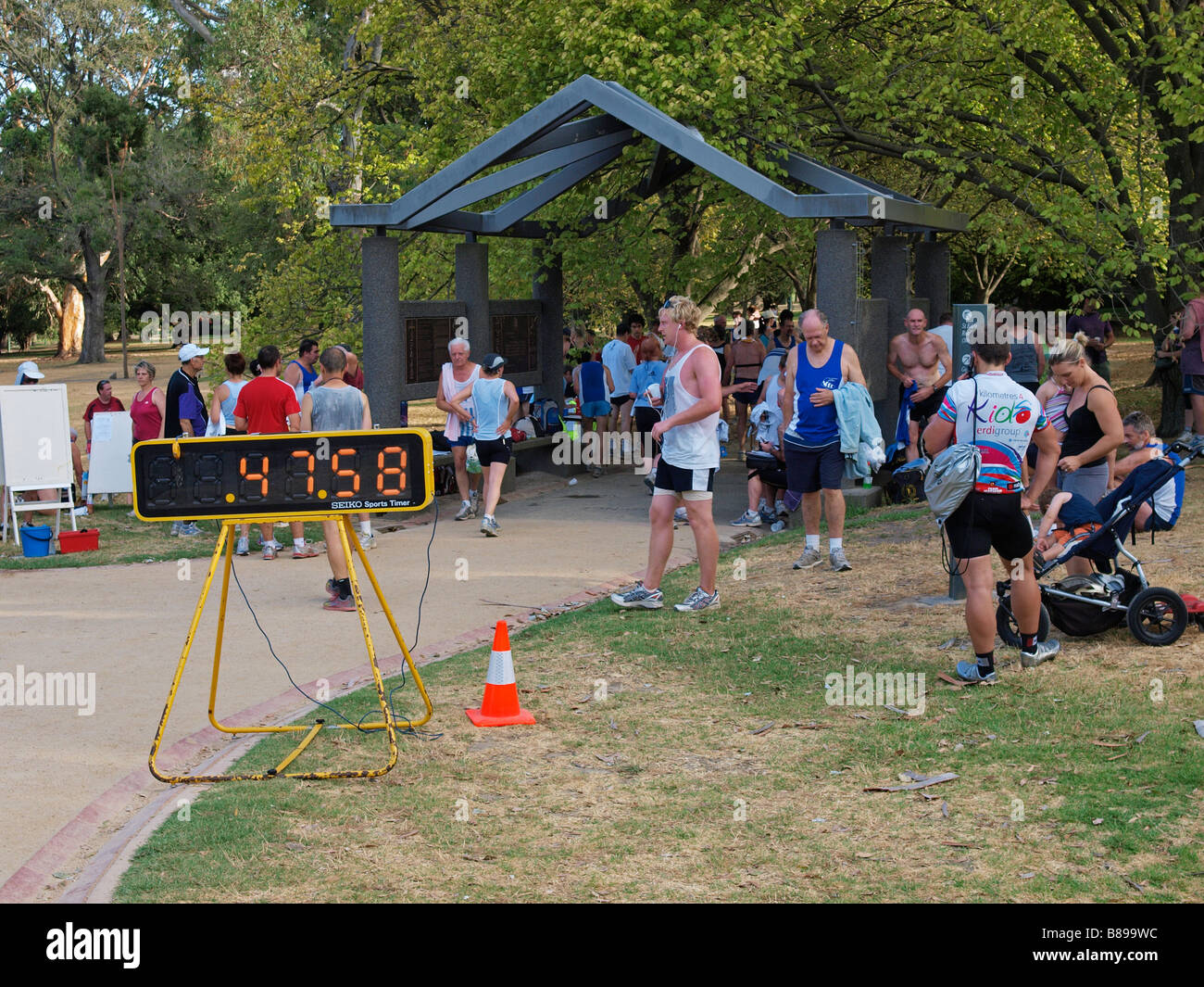 Stazione di distribuzione per i corridori in Melbourne park vicino a Kings Domain victoria australia Foto Stock