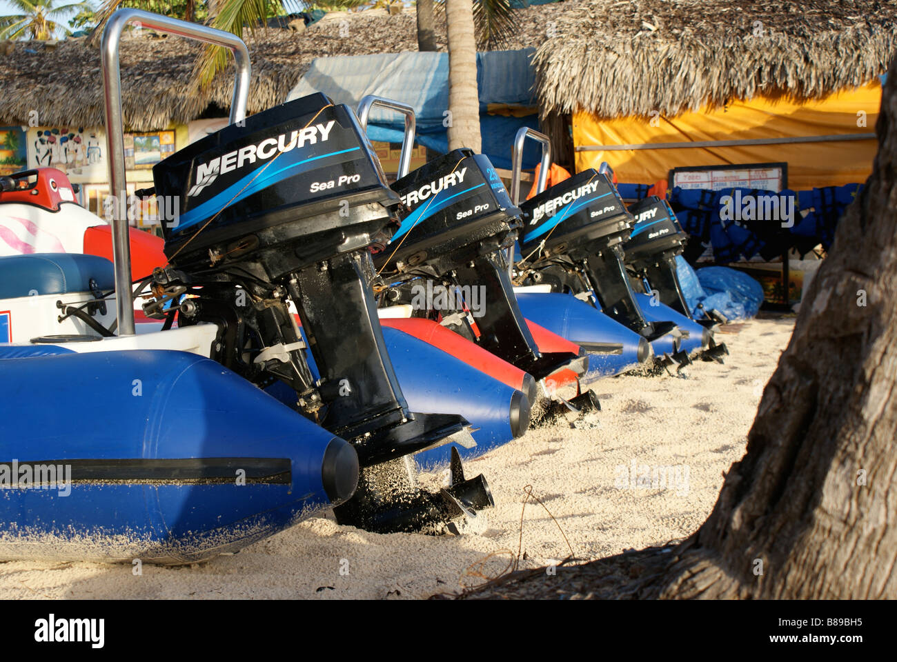 Repubblica Dominicana spiaggia barca motoscafo di mercurio Foto Stock