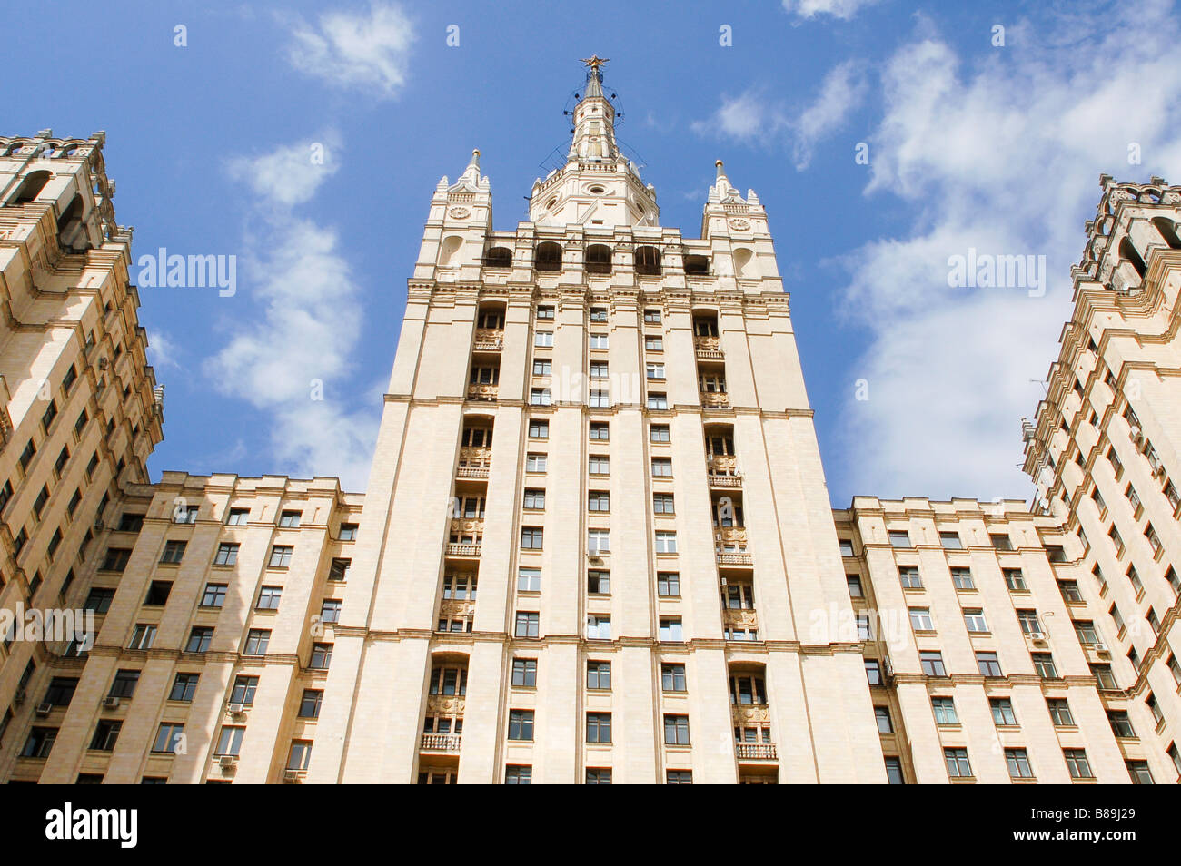 Architettura stalinista Kudrinskaya edificio quadrato Mosca Russia Foto Stock