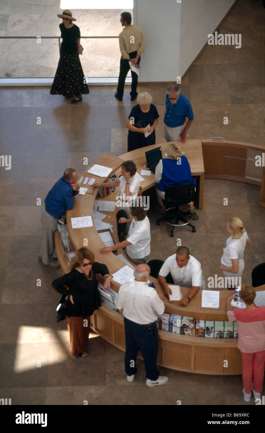 Los Angeles California USA Getty Museum Information Desk Foto Stock