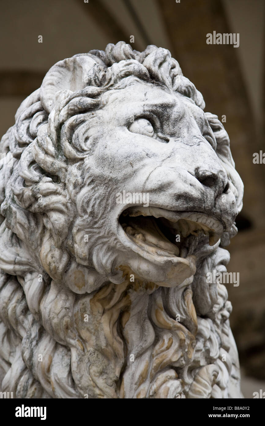 Un leone di pietra statua in Palazzo Vecchio, Firenze, Italia Foto Stock