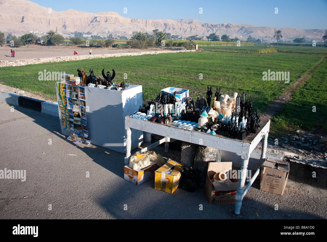 Stallo Souvenier necropoli tebana a Luxor Foto Stock Stallo Souvenier necropoli tebana a Luxor Foto Stock