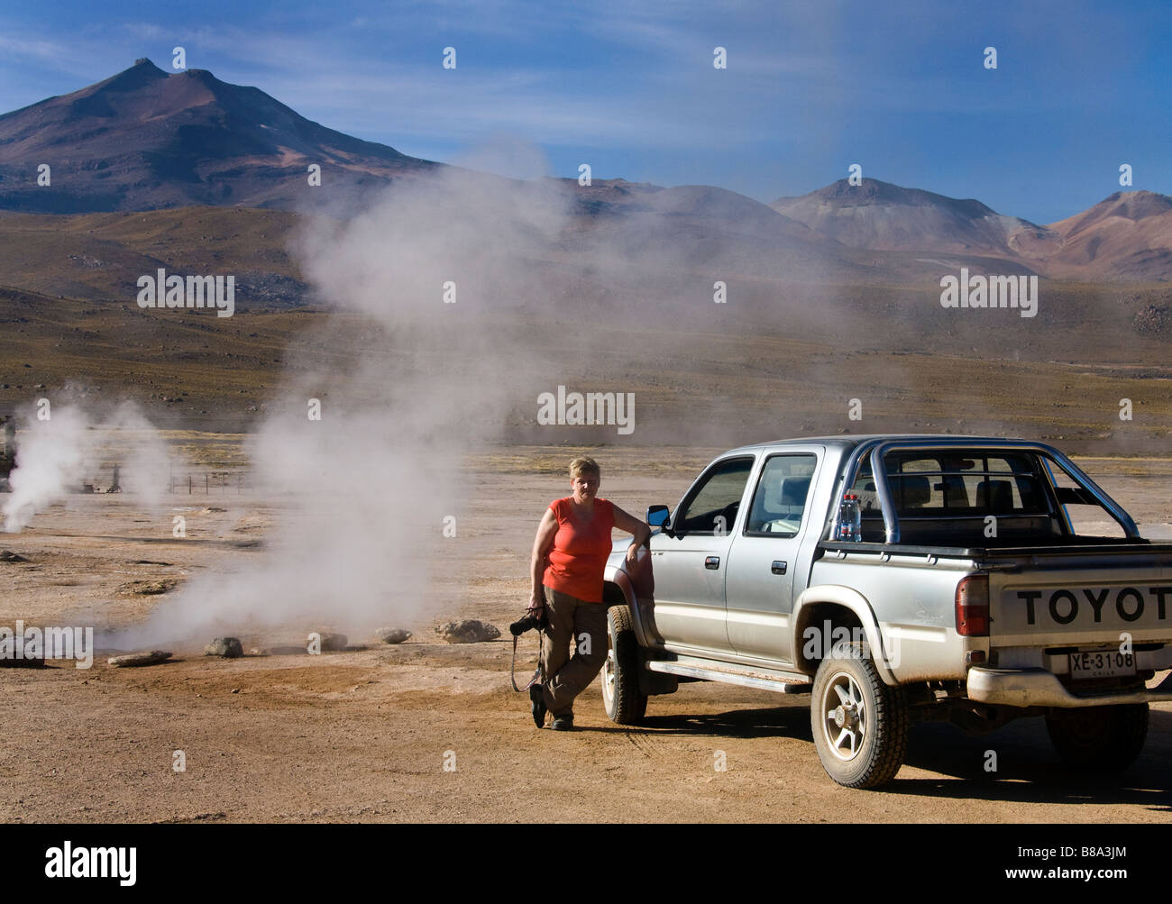 Turismo a El Tatio geyser nel deserto di Atacama nel Cile Foto Stock