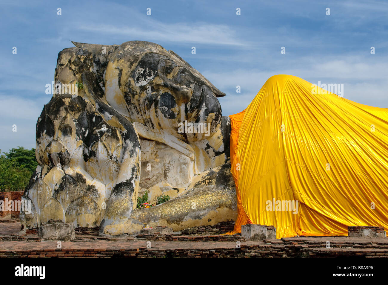 Buddha reclinato al Wat Lokayasutharam Ayutthaya Thailandia Foto Stock